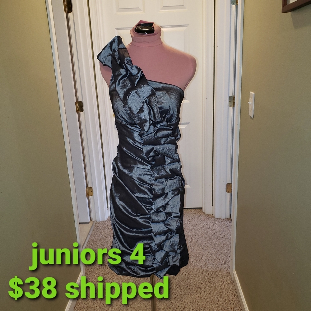Juniors 4 gray metallic dress